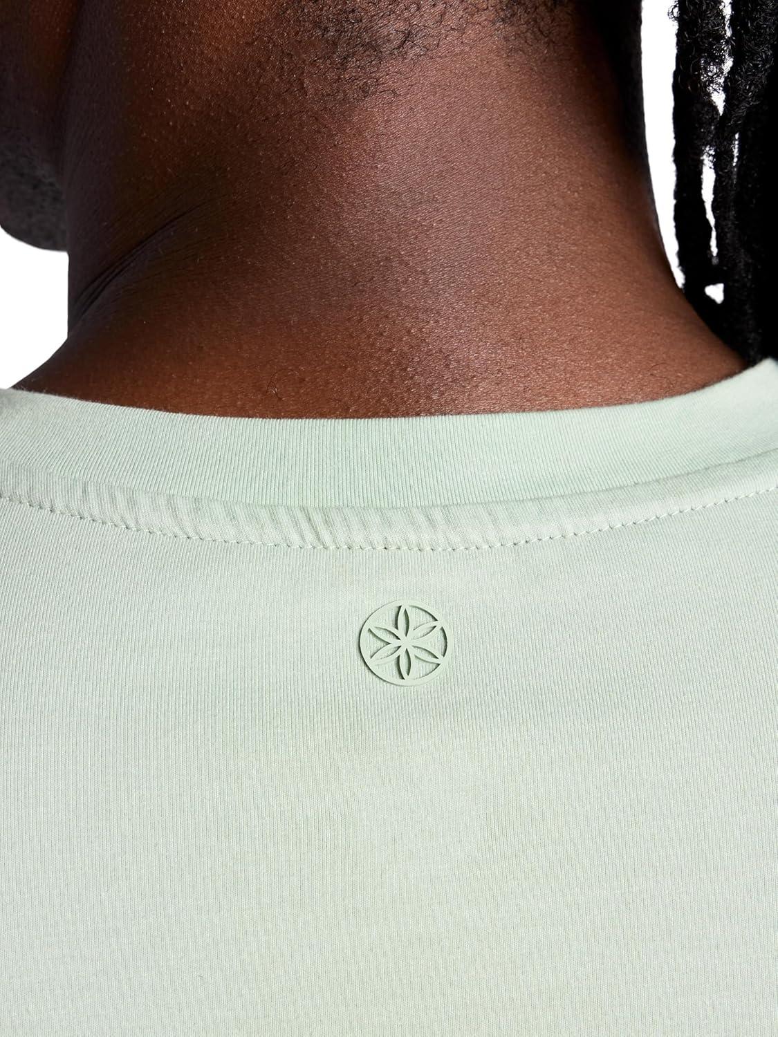 imageGaiam Mens Zen Vent Short Sleeve Crewneck TShirt Standard Fit Stretch Midweight MaterialDusty Green