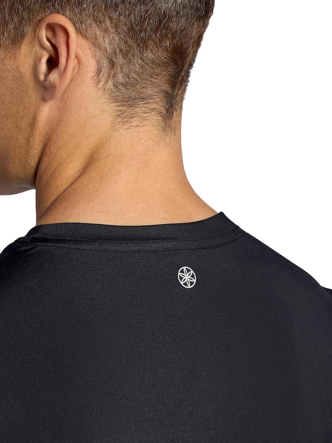 imageGaiam Mens Omtech Short Sleeve Crewneck TShirt Standard Fit Stretch Lightweight Performance MaterialBlack